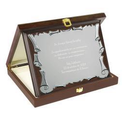 Placa de homenaje personalizada en caja de madera
