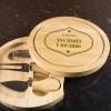 Regalos con nombre: Tabla de quesos personalizada para pareja