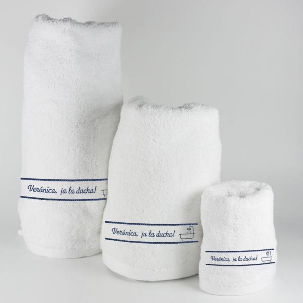 Toalla bordada 'A la ducha'