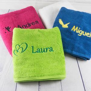 Toallas bordadas con motivo y nombre