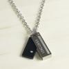 Joyas personalizadas: Colgante personalizado con placa negra Joyas personalizadas: Colgante personalizado con placa negra