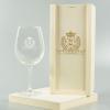 Cristalería personalizada: Copa de vino con un escudo grabado Cristalería personalizada: Copa de vino con un escudo grabado
