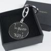Llaveros personalizados: Llavero de plata con tu letra grabado Llaveros personalizados: Llavero de plata con tu letra grabado