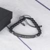 Joyas personalizadas: Pulsera con bolitas y chapa negra grabada Joyas personalizadas: Pulsera con bolitas y chapa negra grabada