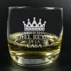 Cristalería personalizada: Vaso de whisky grabado para el rey de la casa Cristalería personalizada: Vaso de whisky grabado para el rey de la casa