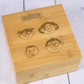 Caja de té grabada 'Familia Molona' en Bambú Caja de té grabada 'Familia Molona' en Bambú