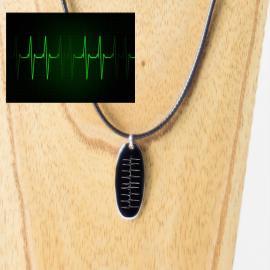 Colgante de plata ovalado grabado 'Latidos' Colgante de plata ovalado grabado 'Latidos'