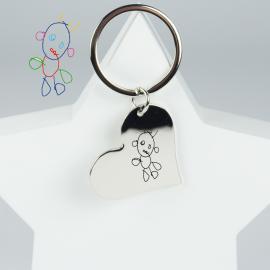 Llavero corazón con el dibujo de tu hijo grabado Llavero corazón con el dibujo de tu hijo grabado