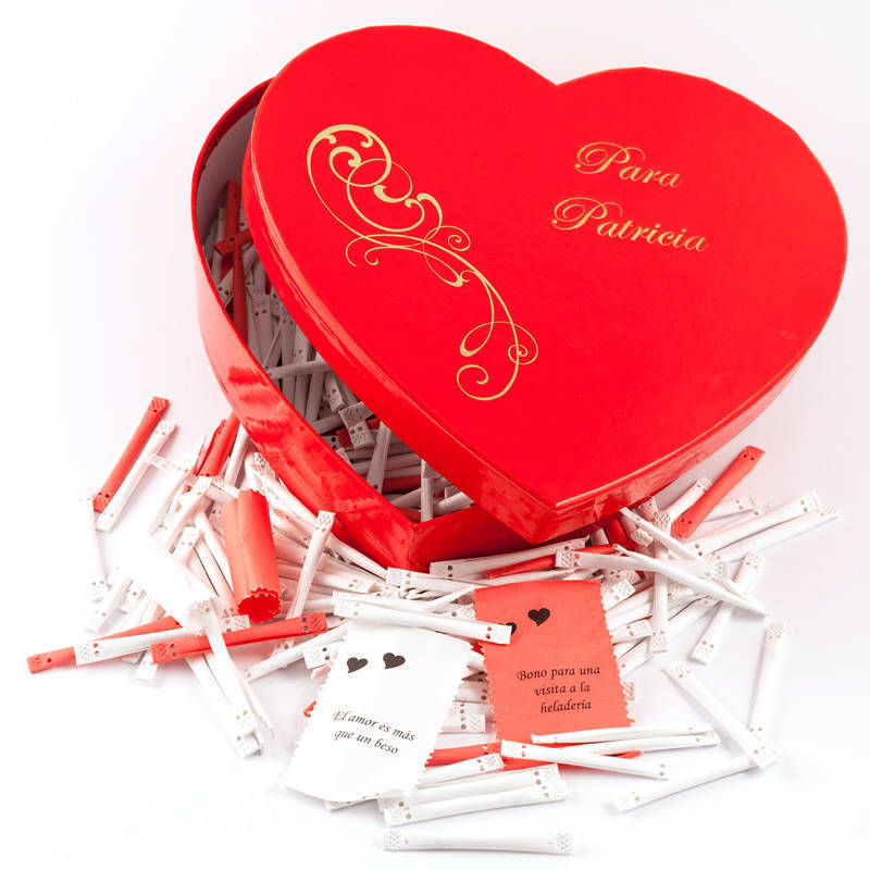 Regalos personalizados: Regalos con nombre: Caja corazón dedicada con 365 mensajes