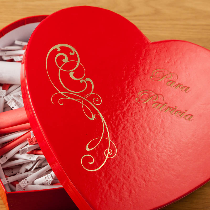 Regalos personalizados: Regalos con nombre: Caja corazón dedicada con 365 mensajes