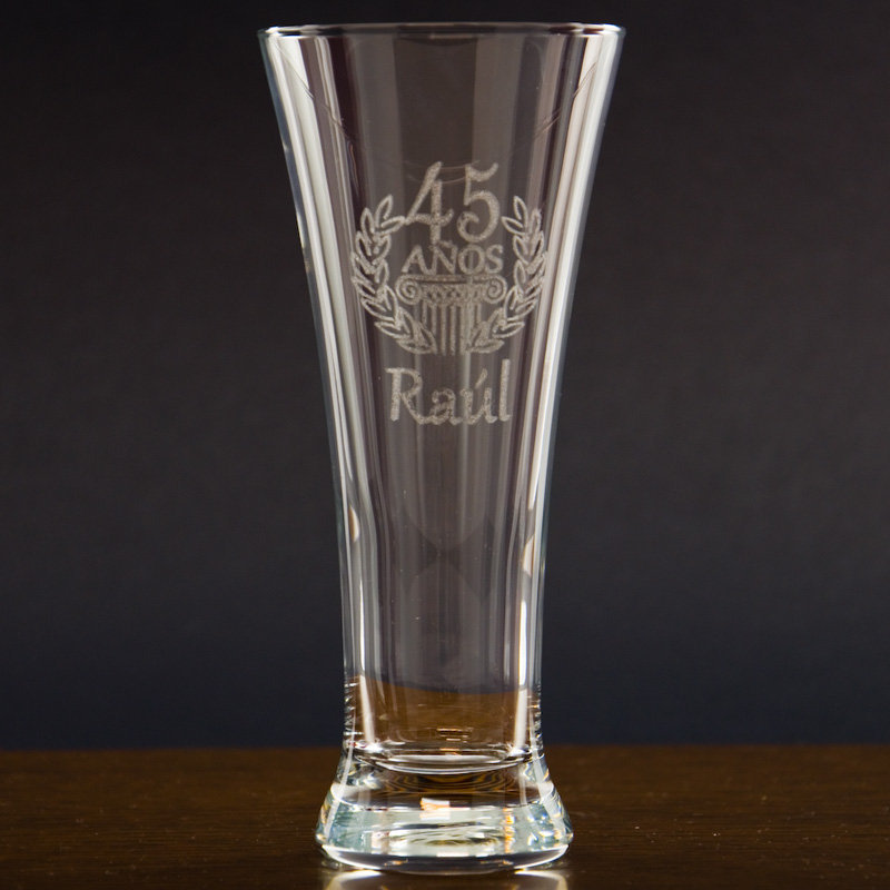 Regalos personalizados: Cristalería personalizada: Copa de cerveza grabada para cumpleaños