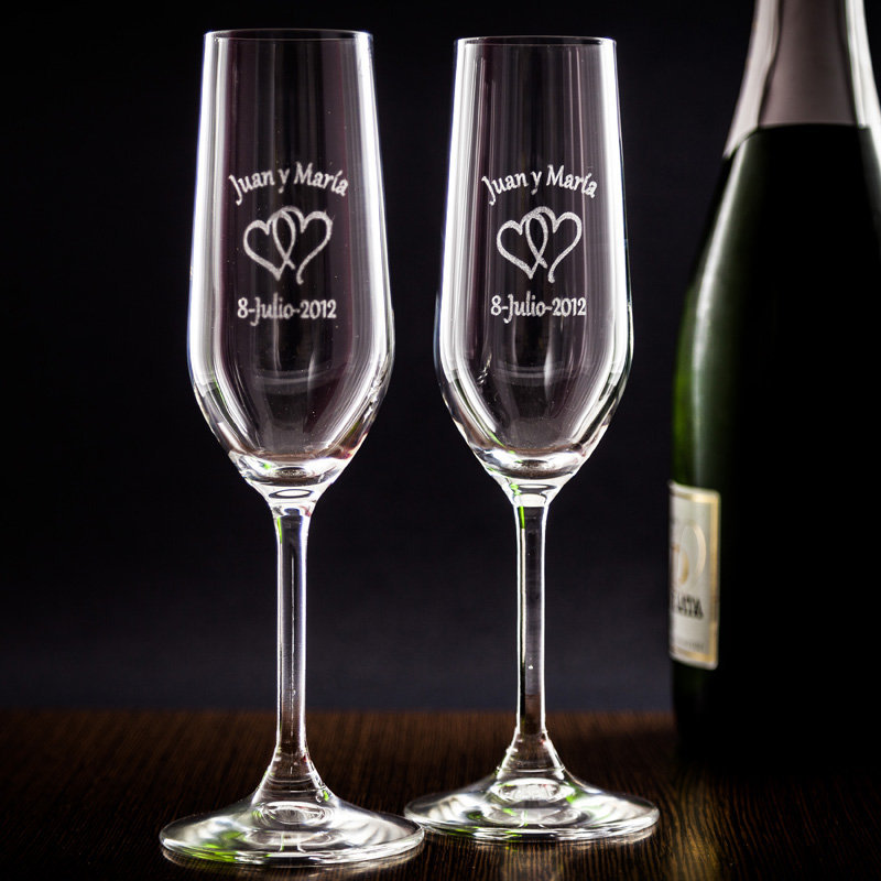 Regalos personalizados: Cristalería personalizada: Copas de cava para parejas