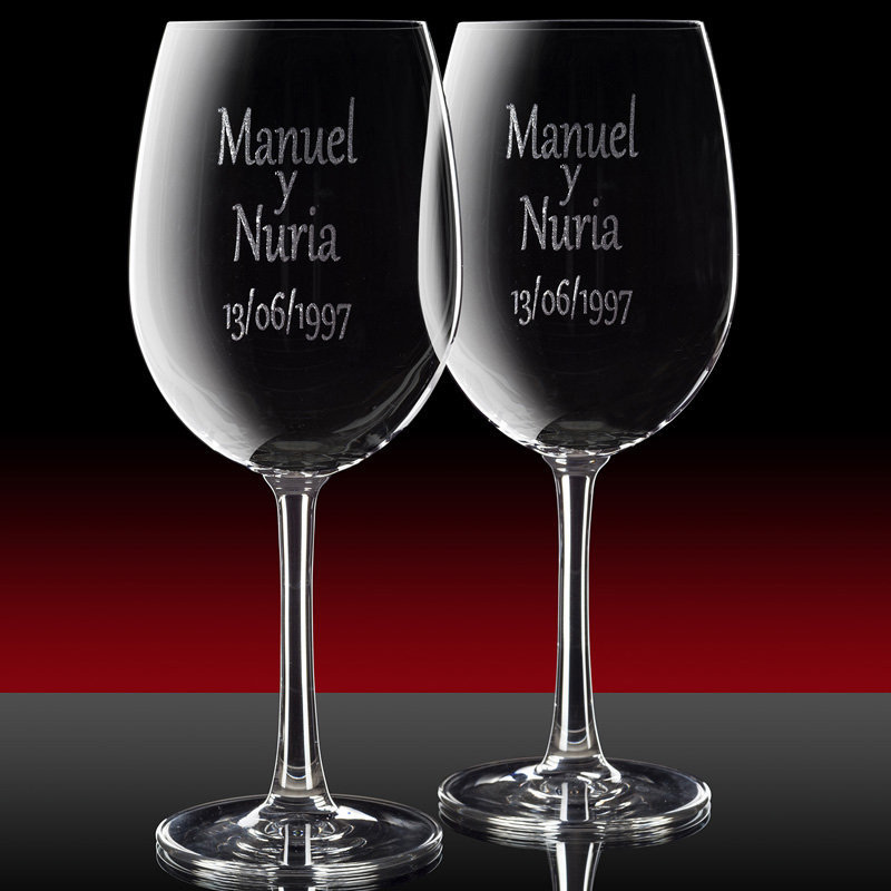 Regalos personalizados: Bebidas personalizadas: Copas de vino grabadas