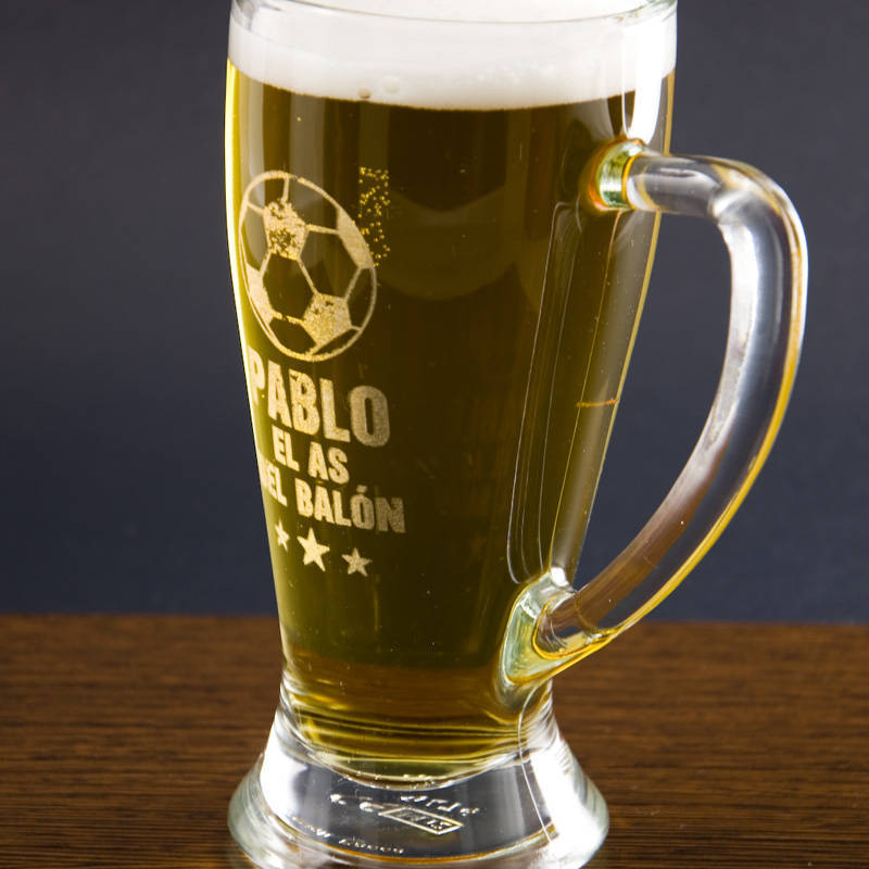 Regalos personalizados: Regalos con nombre: Jarra de cerveza Baviera para el as del balón