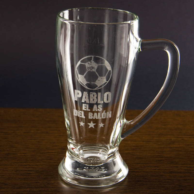 Regalos personalizados: Cristalería personalizada: Jarra de cerveza Baviera para el as del balón