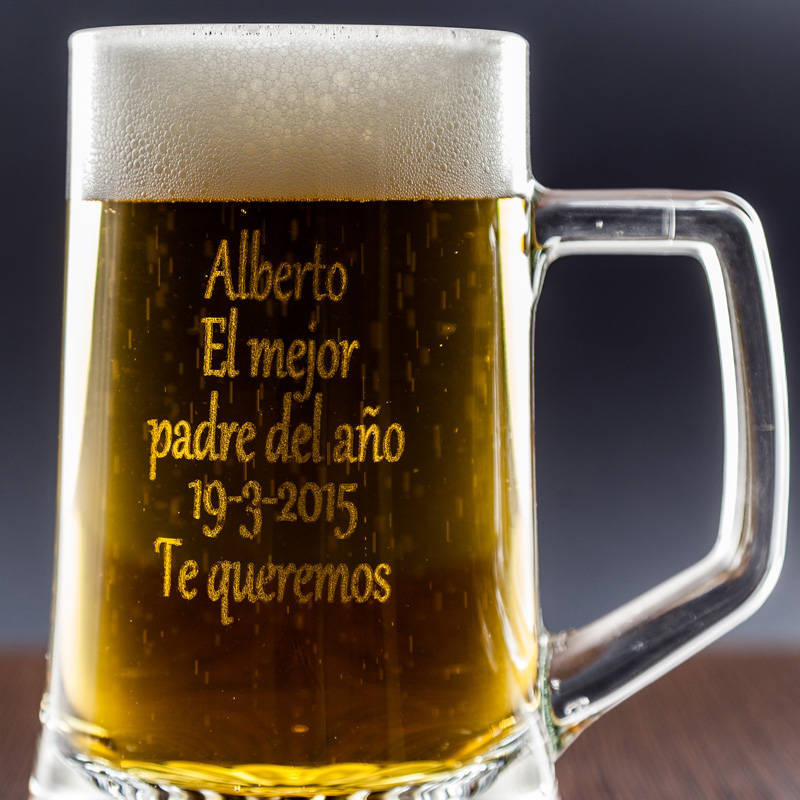Regalos personalizados: Cristaler&iacute;a personalizada: Jarra de cerveza grabada