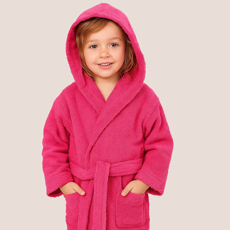 Regalos personalizados: Regalos con nombre: Albornoz infantil bordado con capucha