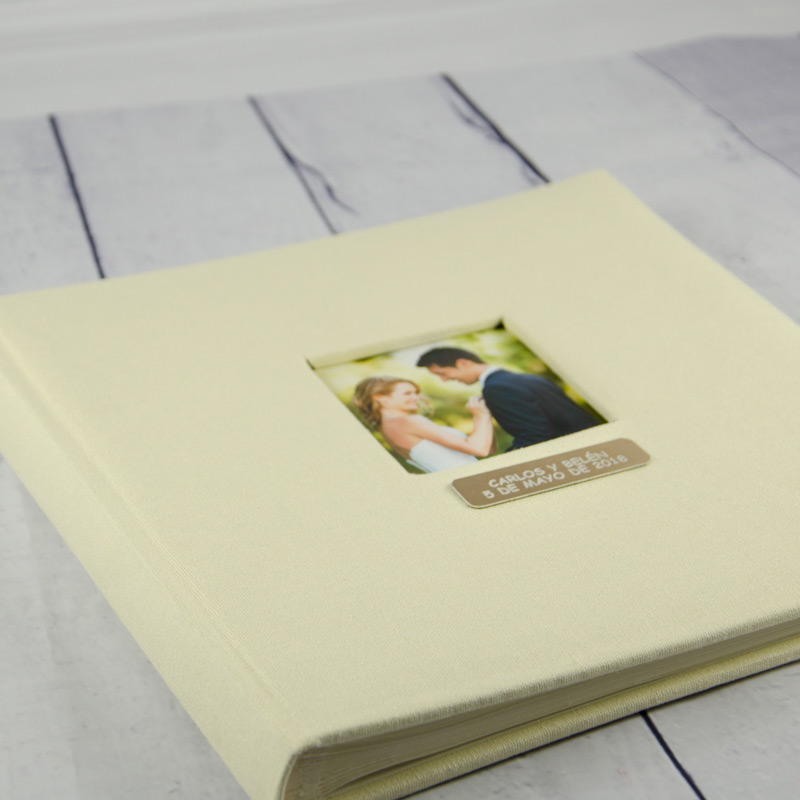 Regalos personalizados: Regalos con nombre: Álbum de fotos boda grabado