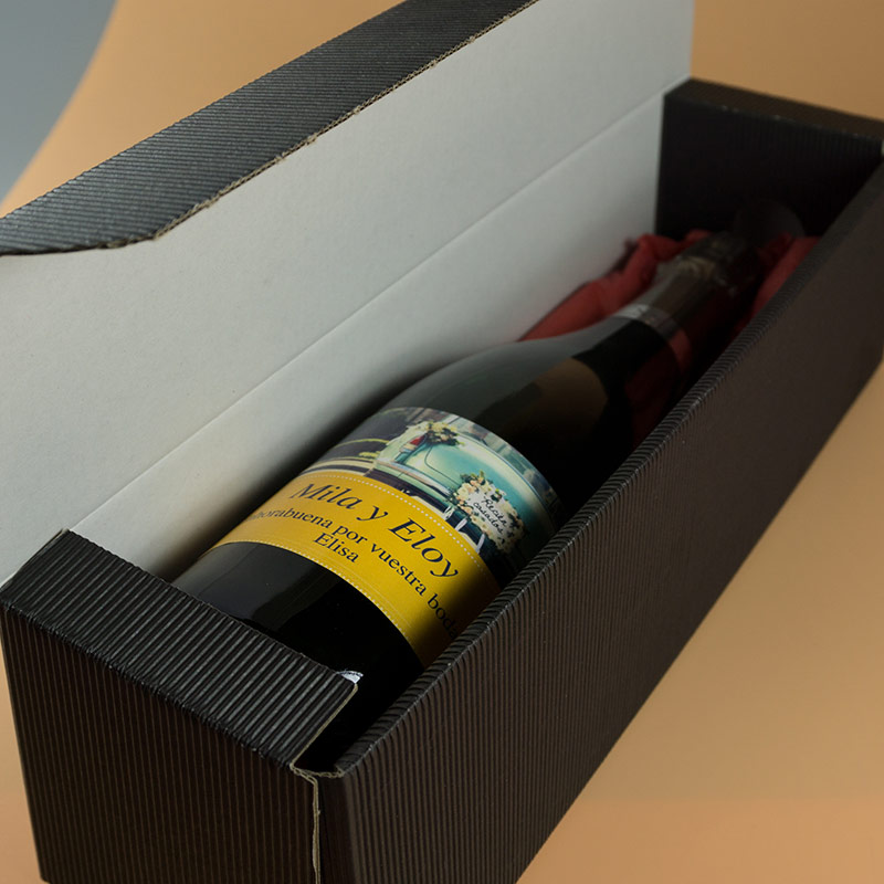 Regalos personalizados: Bebidas personalizadas: Botella de champán personalizada 'Recién Casados'