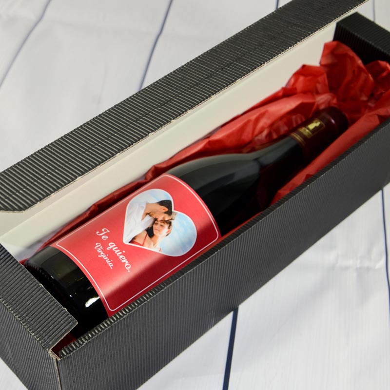 Regalos personalizados: Bebidas personalizadas: Botella de vino para enamorados