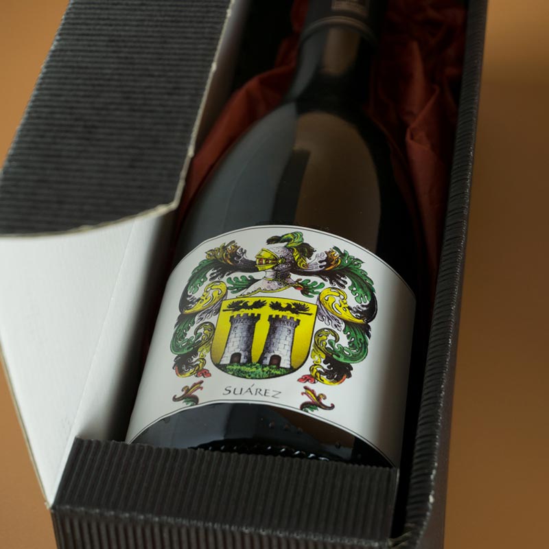 Regalos personalizados: Bebidas personalizadas: Botella de vino personalizada con escudo