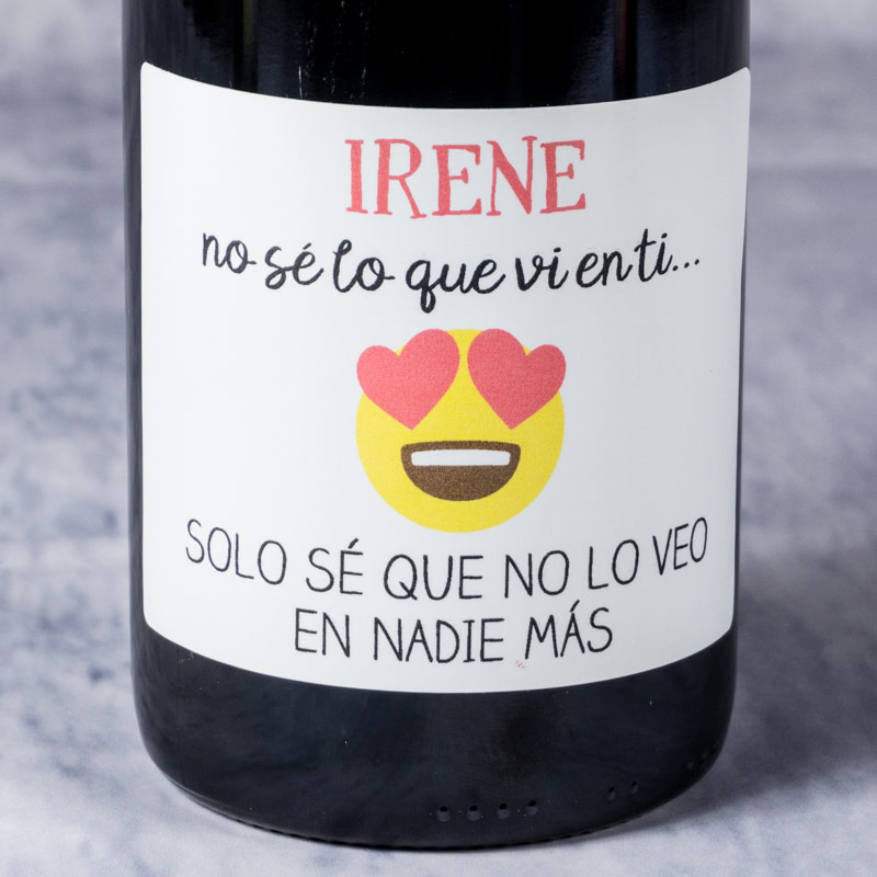 Regalos personalizados: Bebidas personalizadas: Botella de vino personalizada emoticono enamorado