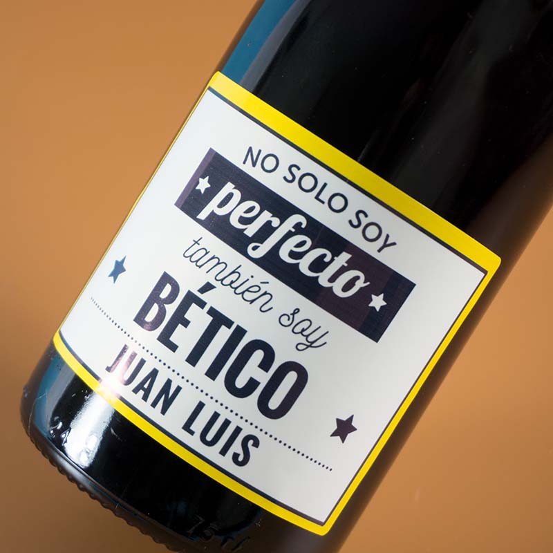 Regalos personalizados: Bebidas personalizadas: Botella de vino personalizada 'No solo soy perfecto'