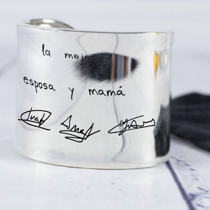Regalos personalizados: Joyas personalizadas: Brazalete de plata personalizado con firmas Regalos personalizados: Joyas personalizadas: Brazalete de plata personalizado con firmas
