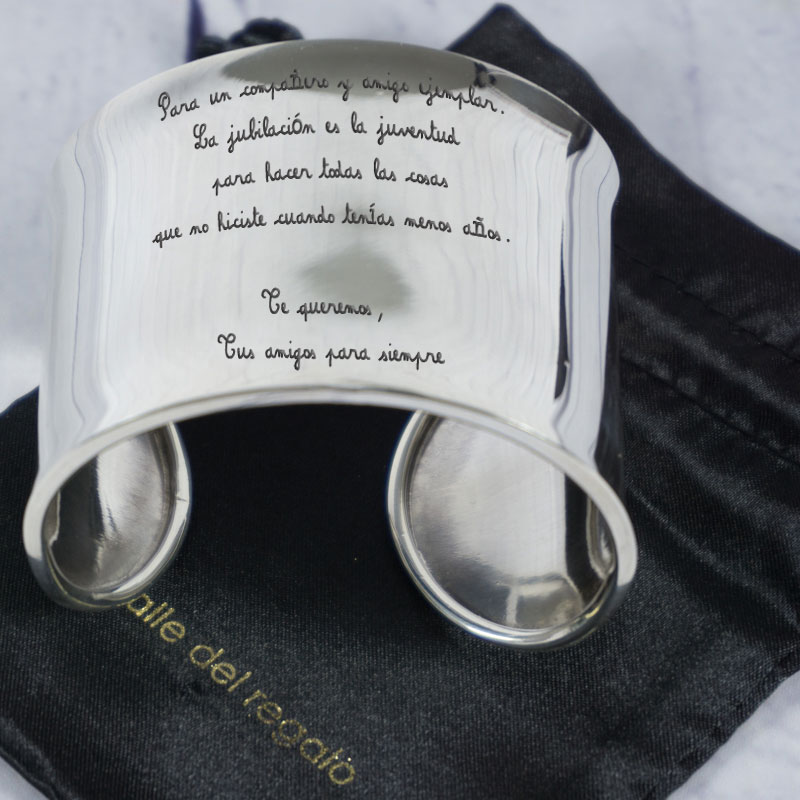 Regalos personalizados: Joyas personalizadas: Brazalete de plata personalizado