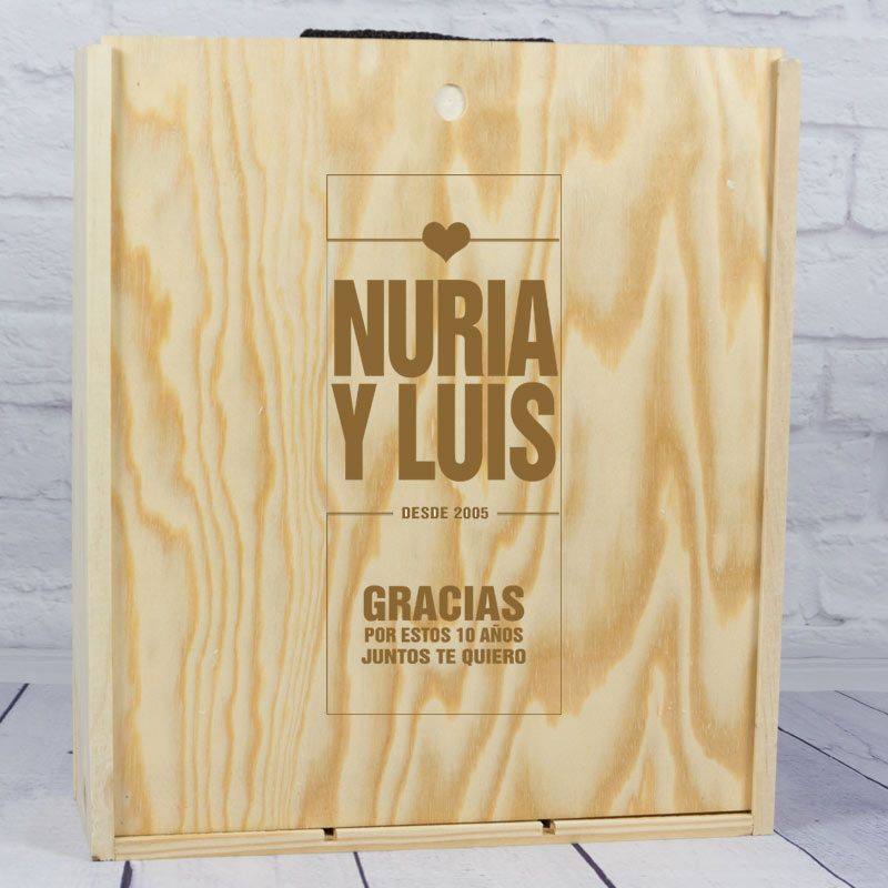 Regalos personalizados: Regalos con nombre: Caja botella de vino para aniversarios