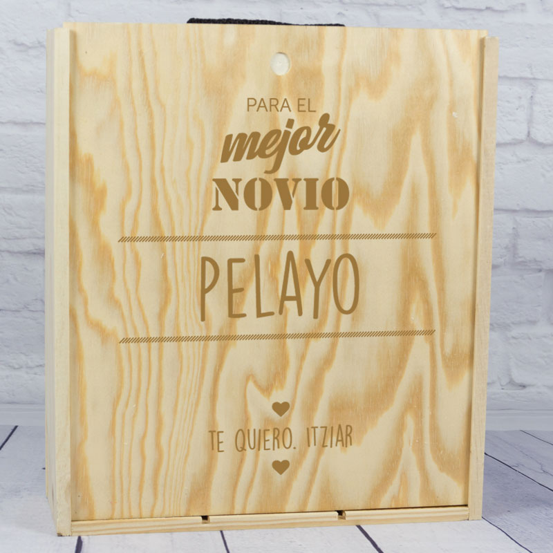 Regalos personalizados: Regalos con nombre: Caja botella de vino para el mejor novio