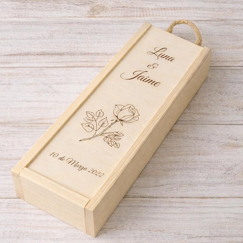 Regalos personalizados: Regalos con nombre: Caja botella de vino para enamorados