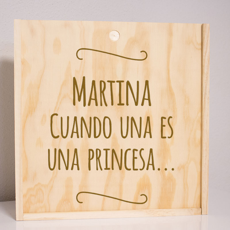 Regalos personalizados: Regalos con nombre: Caja de madera grabada