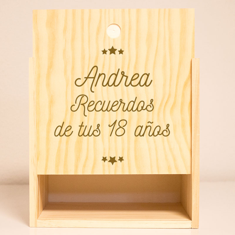 Regalos personalizados: Regalos con nombre: Caja de madera personalizada