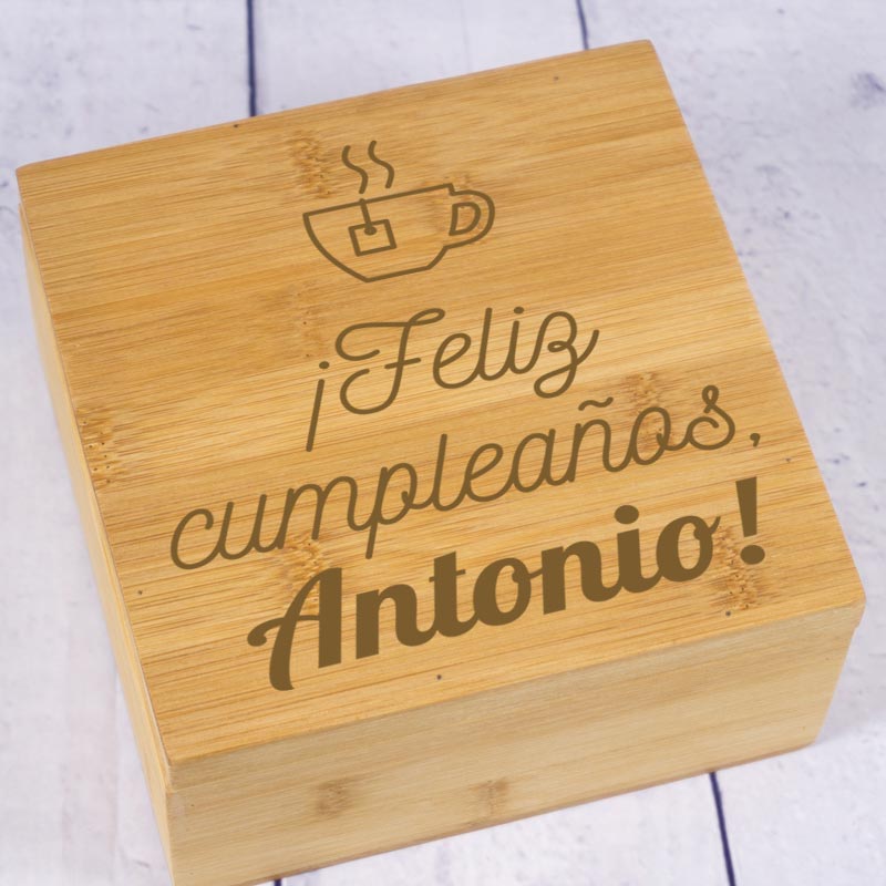 Regalos personalizados: Regalos con nombre: Caja de té grabada para cumpleaños en Bambú