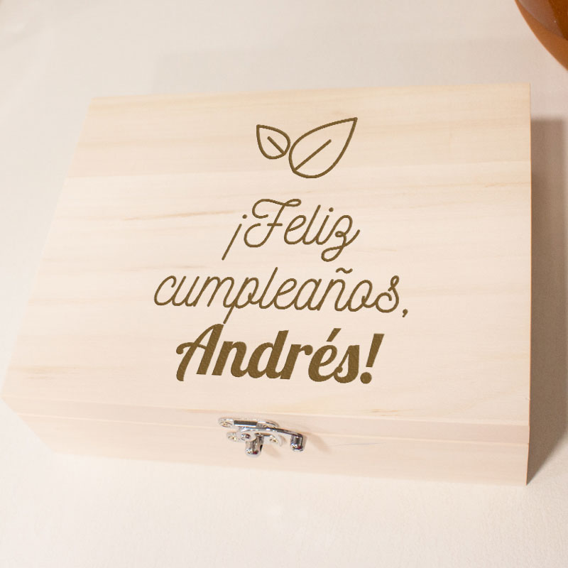 Regalos personalizados: Regalos con nombre: Caja de té grabada para cumpleaños