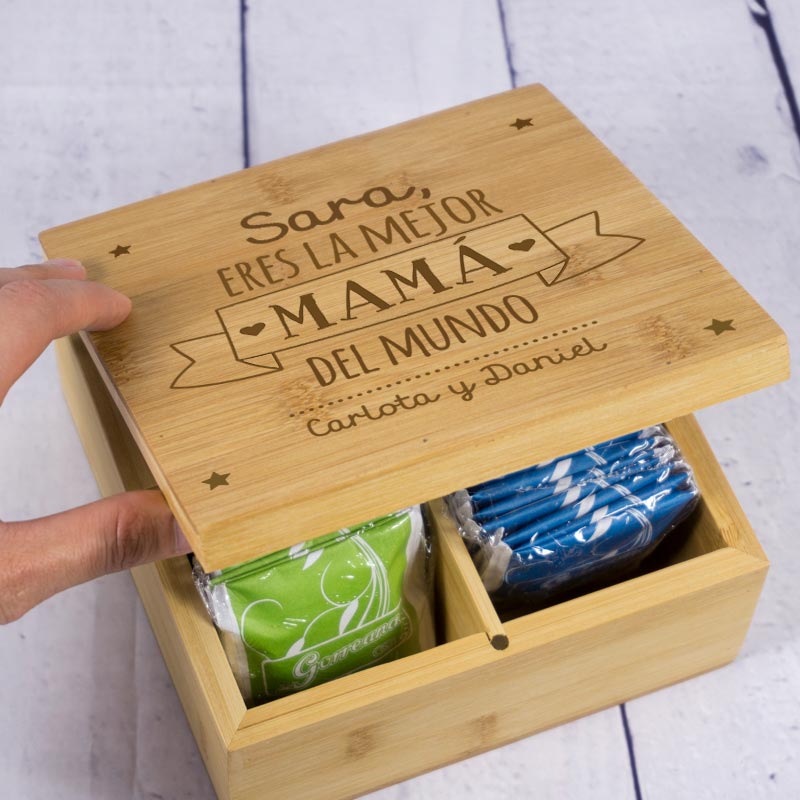 Regalos personalizados: Regalos con nombre: Caja de té grabada para la mejor mamá en Bambú