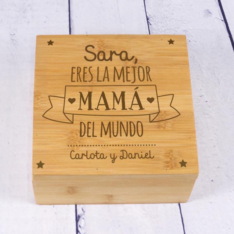 Regalos personalizados: Regalos con nombre: Caja de té grabada para la mejor mamá en Bambú