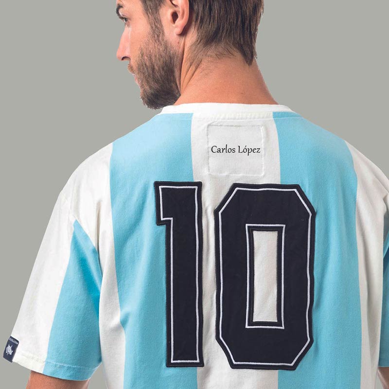 Regalos personalizados: Regalos con nombre: Camiseta Argentina bordada