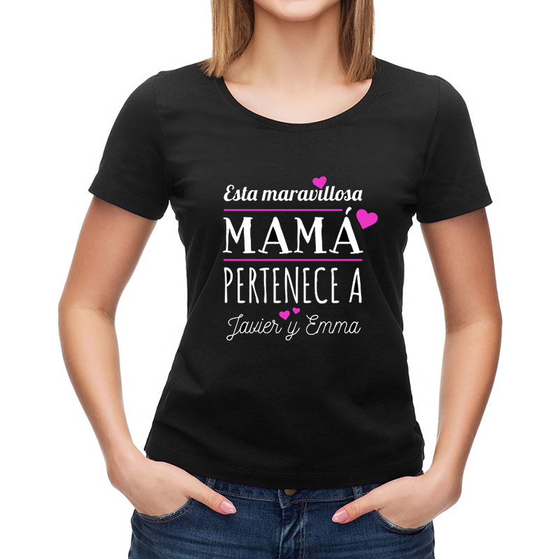 Regalos personalizados: Camisetas personalizadas: Camiseta personalizada 'Mamá pertenece a...'