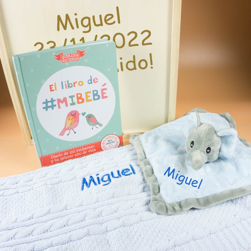 Regalos personalizados: Regalos con nombre: Canastilla bebé personalizada