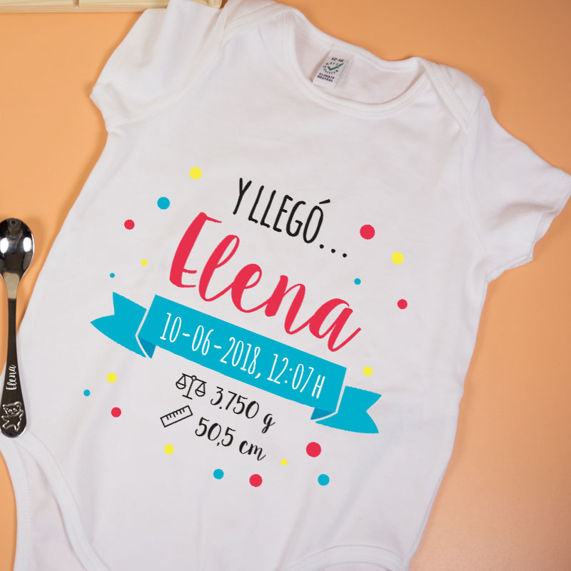 Regalos personalizados: Regalos con nombre: Canastilla para bebé personalizada 'Y llegó...'