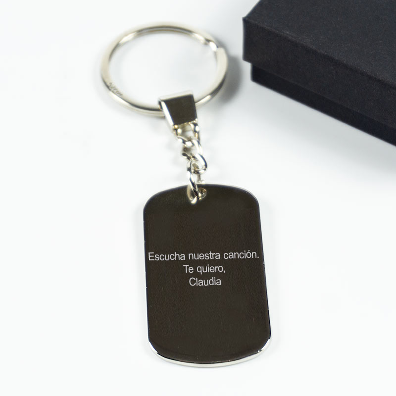 Regalos personalizados: Llaveros personalizados: Canción personalizada en llavero grabado
