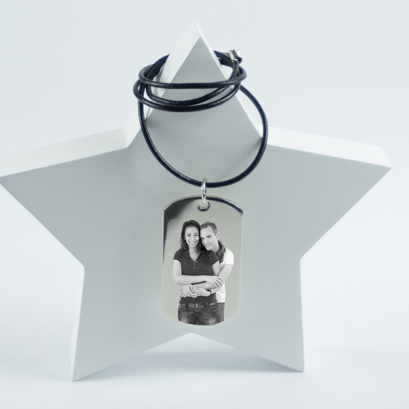 Regalos personalizados: Joyas personalizadas: Colgante con foto y texto grabado