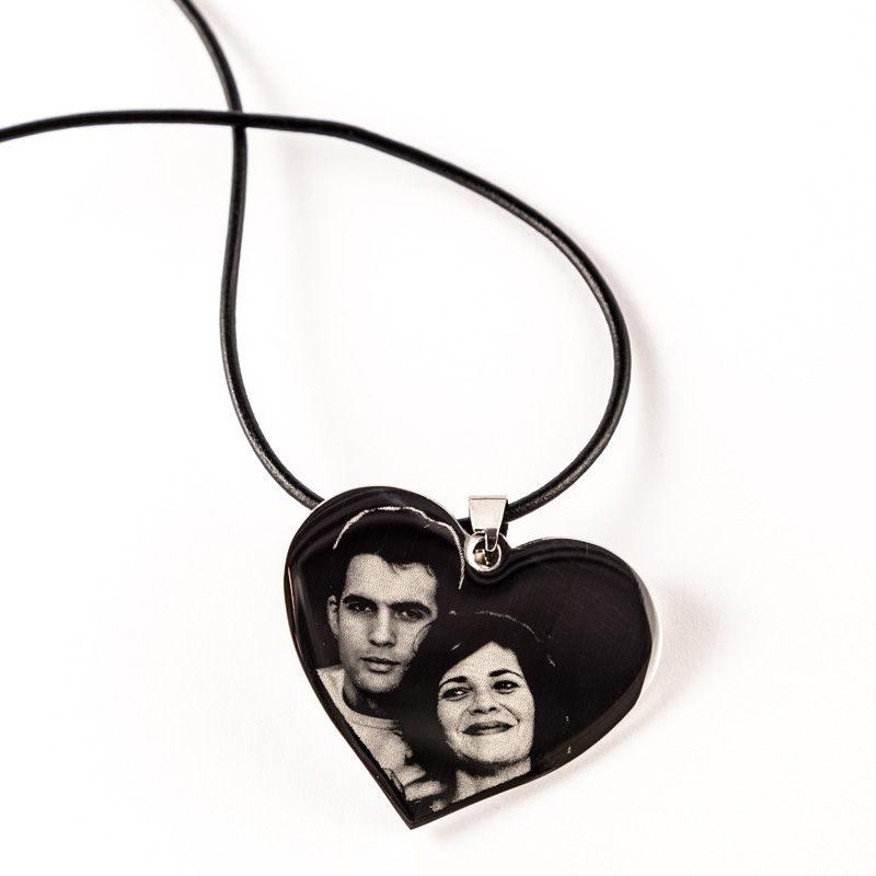 Regalos personalizados: Joyas personalizadas: Colgante corazón con foto grabada