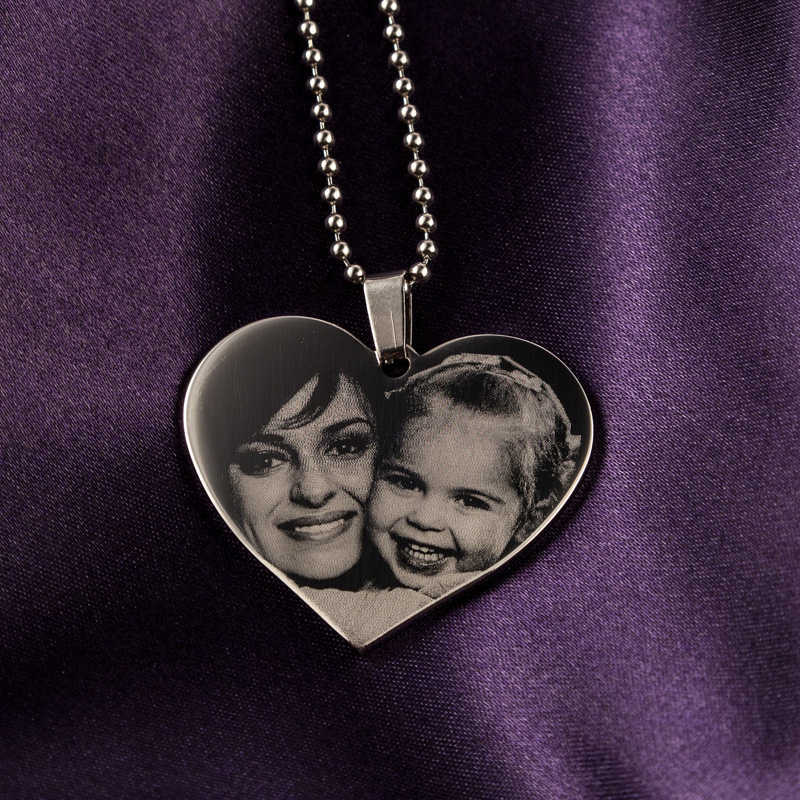 Regalos personalizados: Joyas personalizadas: Colgante corazón con foto grabada