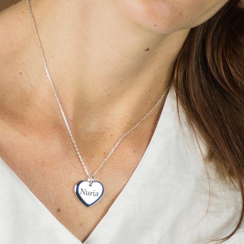 Regalos personalizados: Joyas personalizadas: Colgante corazón de plata grabado