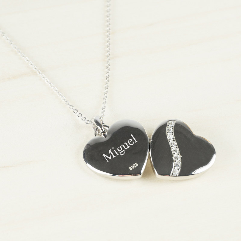 Regalos personalizados: Joyas personalizadas: Colgante corazón de plata grabado para 2 fotos