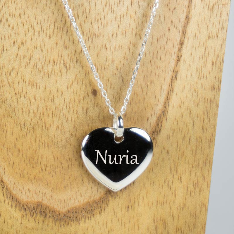 Regalos personalizados: Joyas personalizadas: Colgante corazón de plata grabado