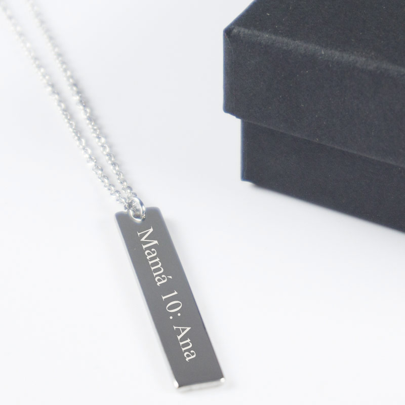 Regalos personalizados: Joyas personalizadas: Colgante de plata vertical personalizado con nombre